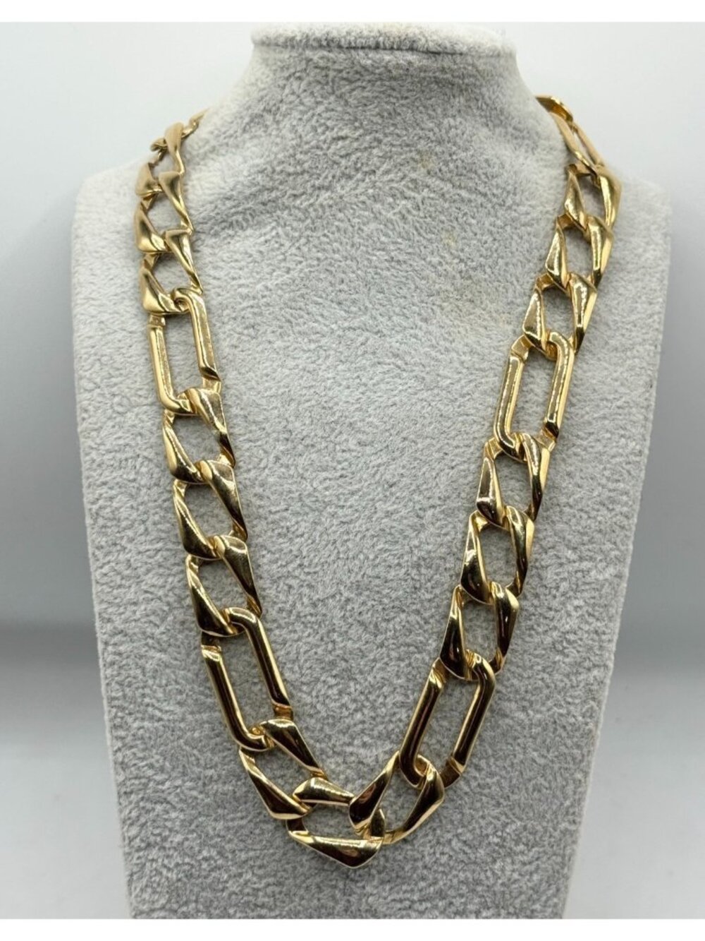 Gold tone chain vintage collar necklace